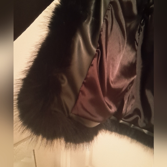 New Luxe Faux Fur Super Soft Black Vest - Picture 5 of 16